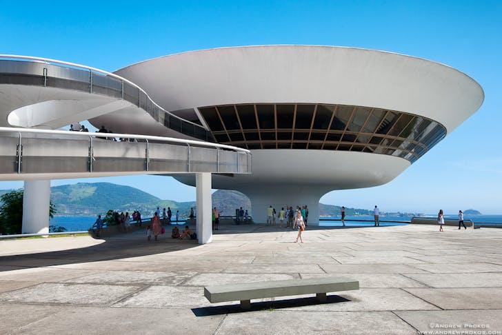 Niteroi Art Museum, Rio de Janeiro. Architect: Oscar Niemeyer © Andrew Prokos
