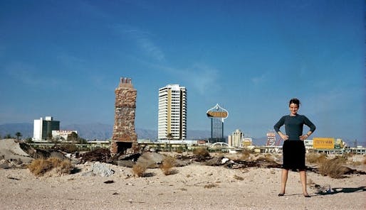 Denise Scott Brown in front of the Las Vegas Strip. Credit: the Archives of Robert Venturi and Denise Scott Brown