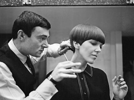 Vidal Sassoon cutting Mary Quant’s hair