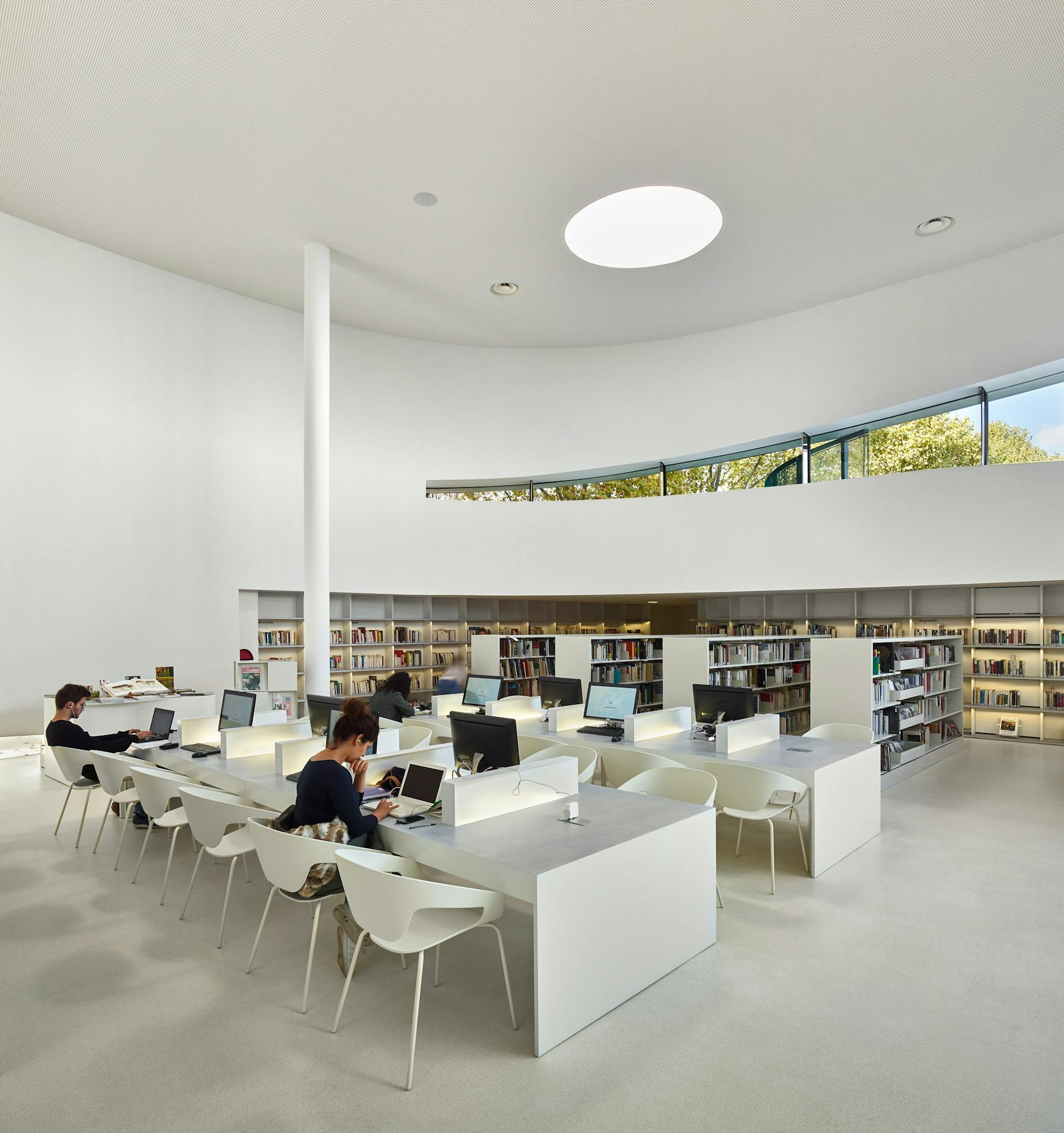 Media library. Библиотека в Тьонвиле. Библиотека Тьонвиль Франция. Медиа-библиотека в Тьонвиле, Франция. Современная библиотека.