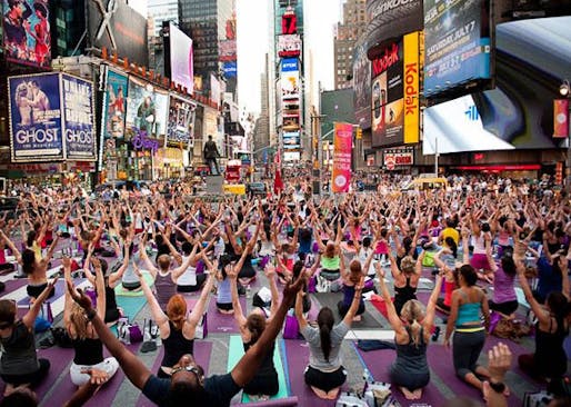 Yoga in New York's Times Square. Image via nyhabitat.com