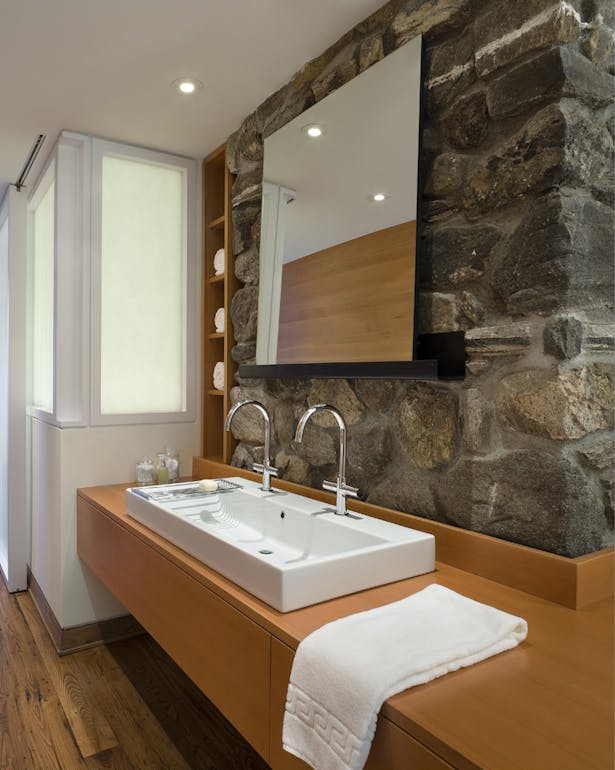 CONNECTICUT LAKE HOUSE – Master bathroom vanity