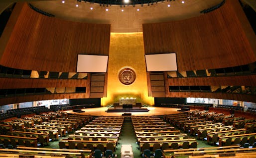 The UN General Assembly hall. Image via wikimedia.org