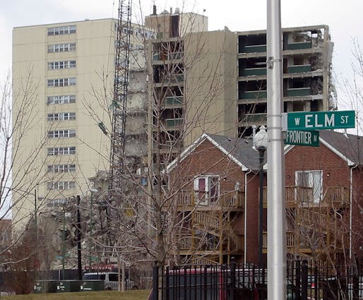 Two images of affordable housing in Chicago: recently-built housing in front of the William Green Homes, under demolition in 2005. Credit: Wikipedia