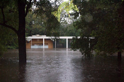Floodwaters at the Farnsworth House in 2008. Image from National Trust for Historic Preservation, via chicagotribune.com.