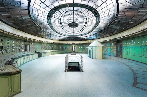 Interior — Project: A semi-abandoned power station in Kelenfold, Budapest, Hungary. Photographer: Roman Robroek