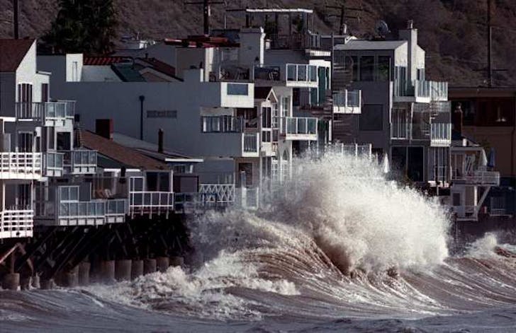 Waves crashing on the shore of Malibu. Credit: Al Seib / Los Angeles Times