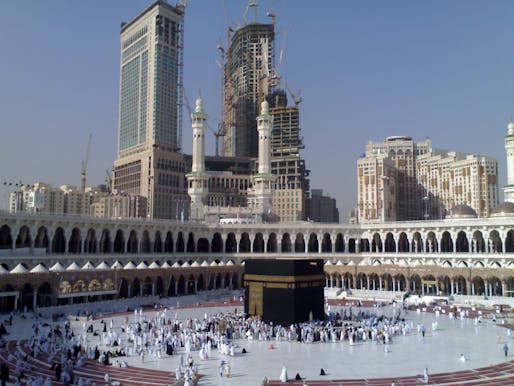 The historic buildings that once surrounded the Holy Mosque in Mecca have been demolished to make way for modern hotels and malls. Credit: Wikipedia