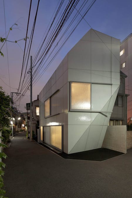 A’ House in its Nishi-Azabu, Tokyo neighborhood. © Jan Bitter, courtesy of Wiel Arets Architects (WAA)