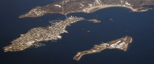 Hart Island (bottom right) seen from above. Image via wikimedia.org