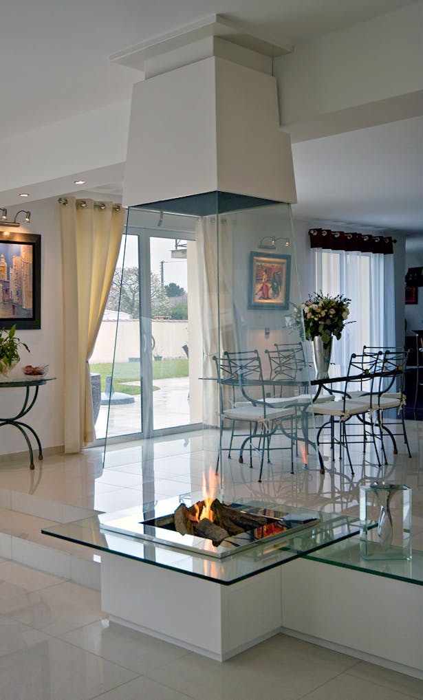 Bloch Design pyramidal free hanging glass fireplace 2