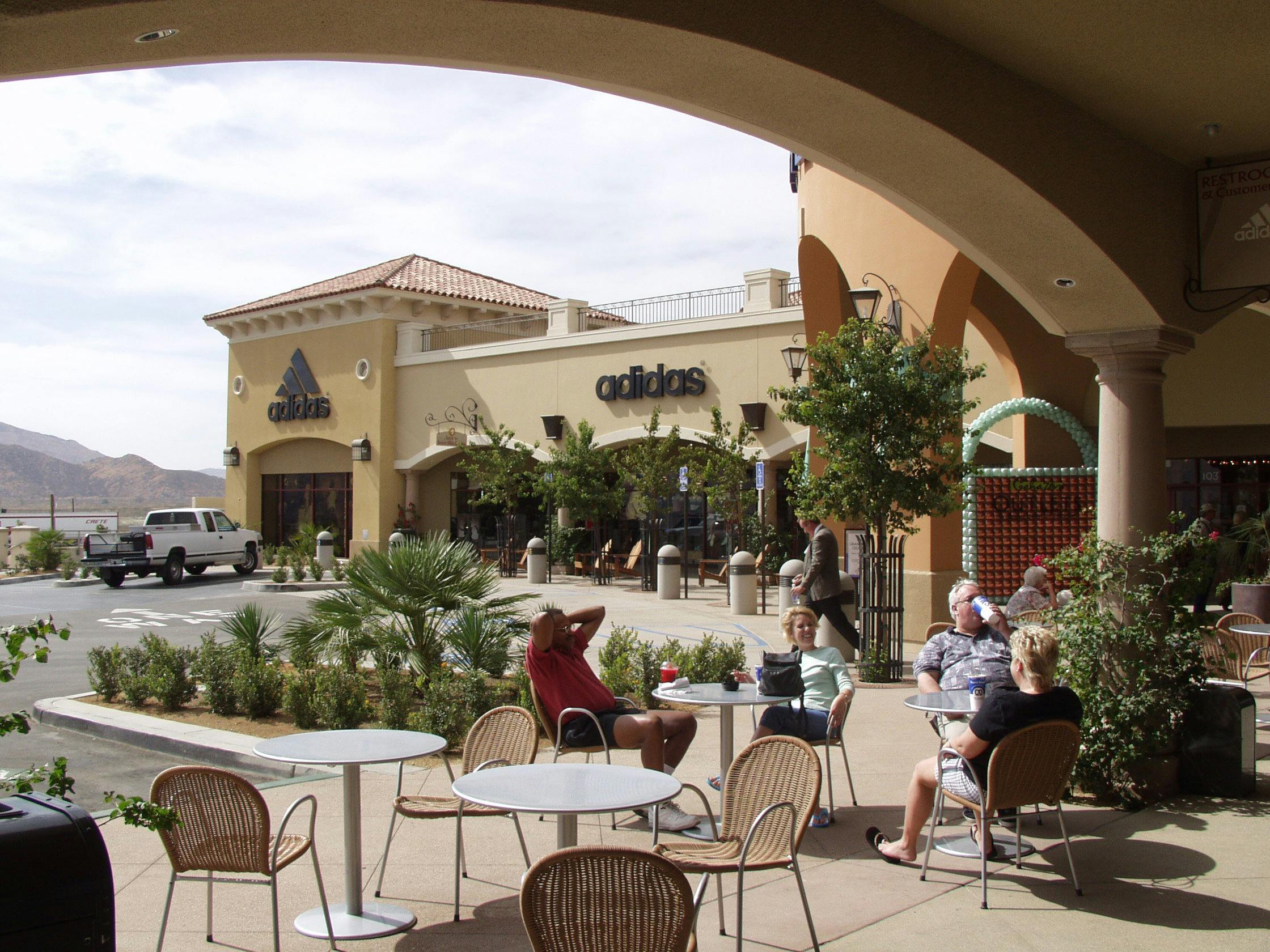 Cabazon Outlet Stores | KMA Architecture | Archinect