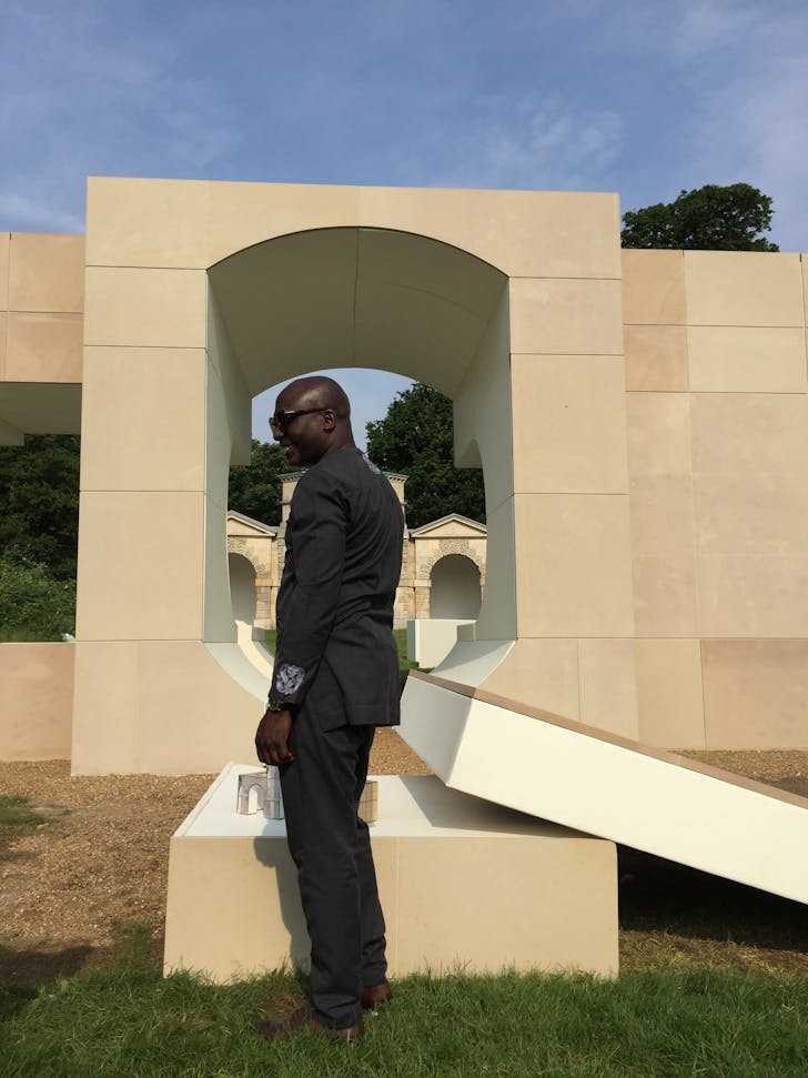 Kunlé Adeyemi (NLÉ) in front of his Summer House. Image credit: Robert Urquhart.
