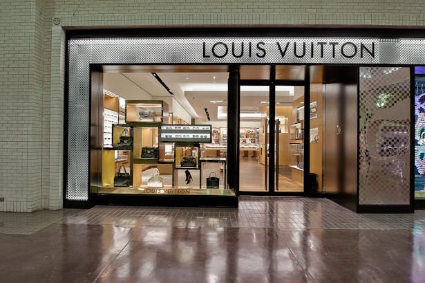 Louis Vuitton Retail Store, Eric Owes