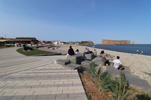 Rehabilitation of the waterfront and boardwalk at the Anse-du-Sud sector of Percé, QC. Lead firm: AECOM. Photo: Ville de Percé.