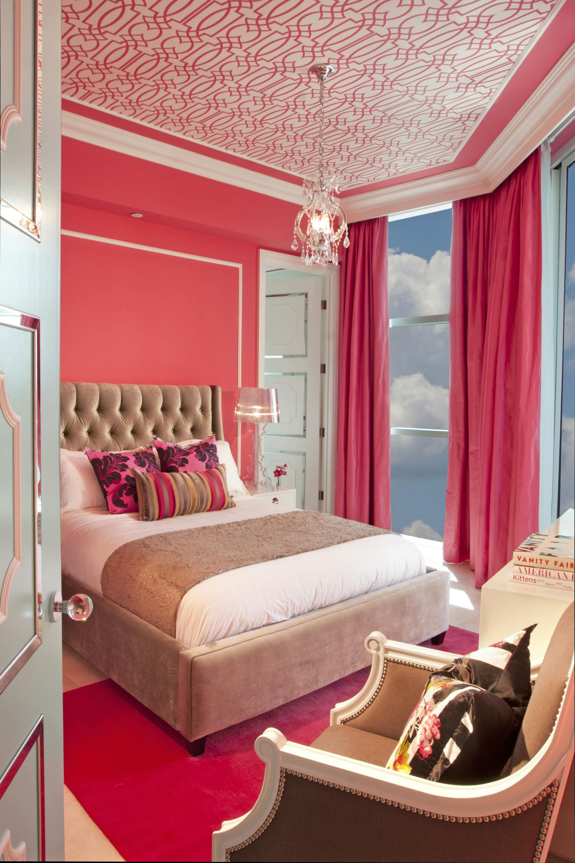 Спальня в розовых тонах. Комната для девочки розового цвета. Спальня в розовом цвете. Сочетание розового в интерьере.