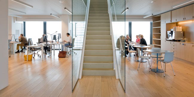 Interior of the completely revamped office spaces (Photo: Marcel van der Burg)