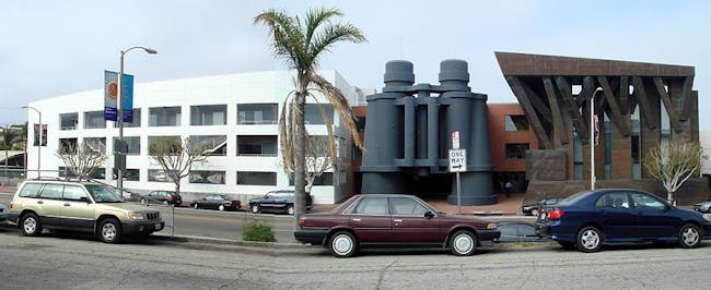 Frank Gehry-designed Binoculars Building via Wikimedia