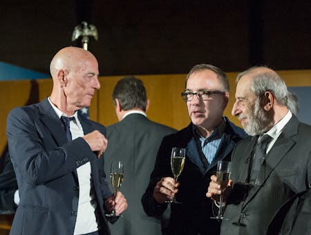 Joint winners of the inaugural Mies Crown Hall Americas Prize: Jaques Herzog of Herzog & De Meuron (left) and Alvaro Siza (right) with Illinois Institute of Technology dean and prize host, Wiel Arets (center). Photo courtesy of Mies Crown Hall Americas Prize/IIT.