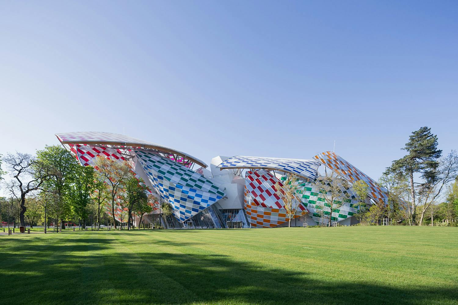 Foundation Louis Vuitton - The French Connections - CycleBlaze